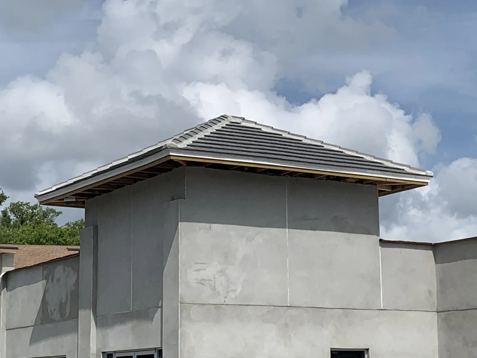 Commercial stucco building roof – Commercial Stucco Building by Kancor Companies, Orlando, FL