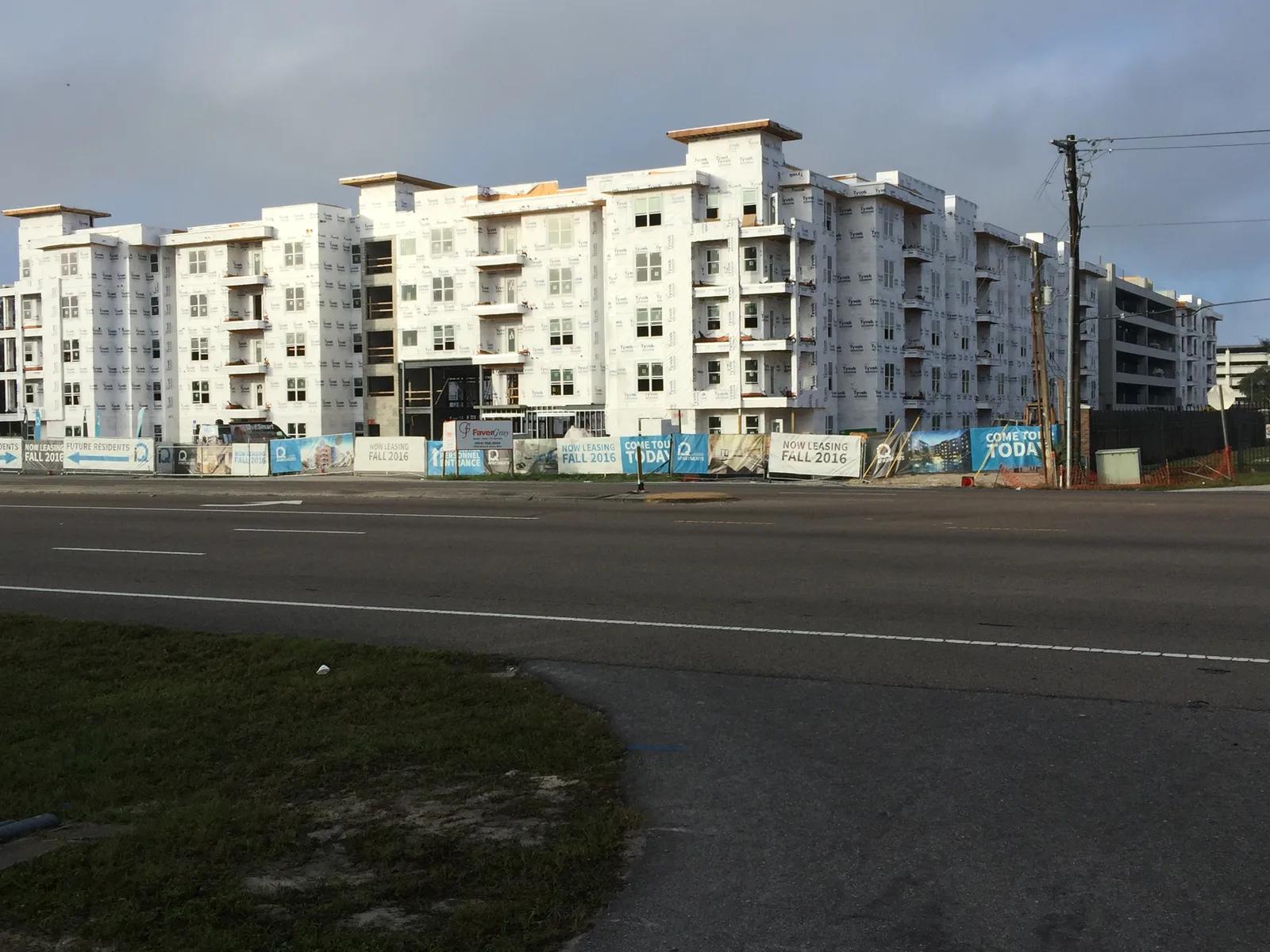 Five story apartment building exterior – Five-Story Apartment Community by Kancor Companies, Orlando, FL