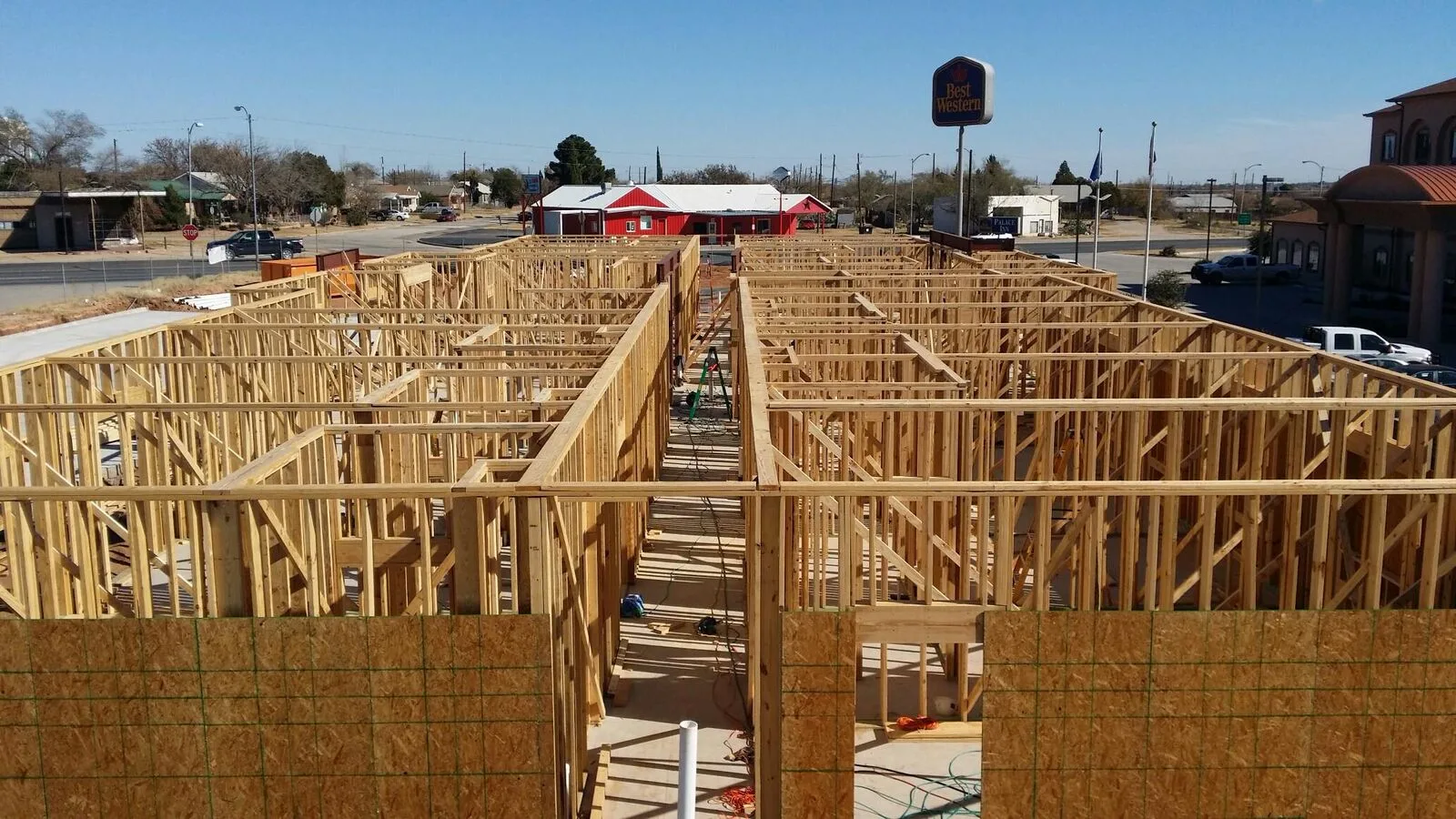 Hotel wood framing aerial – Best Western Hotel Framing by Kancor Companies